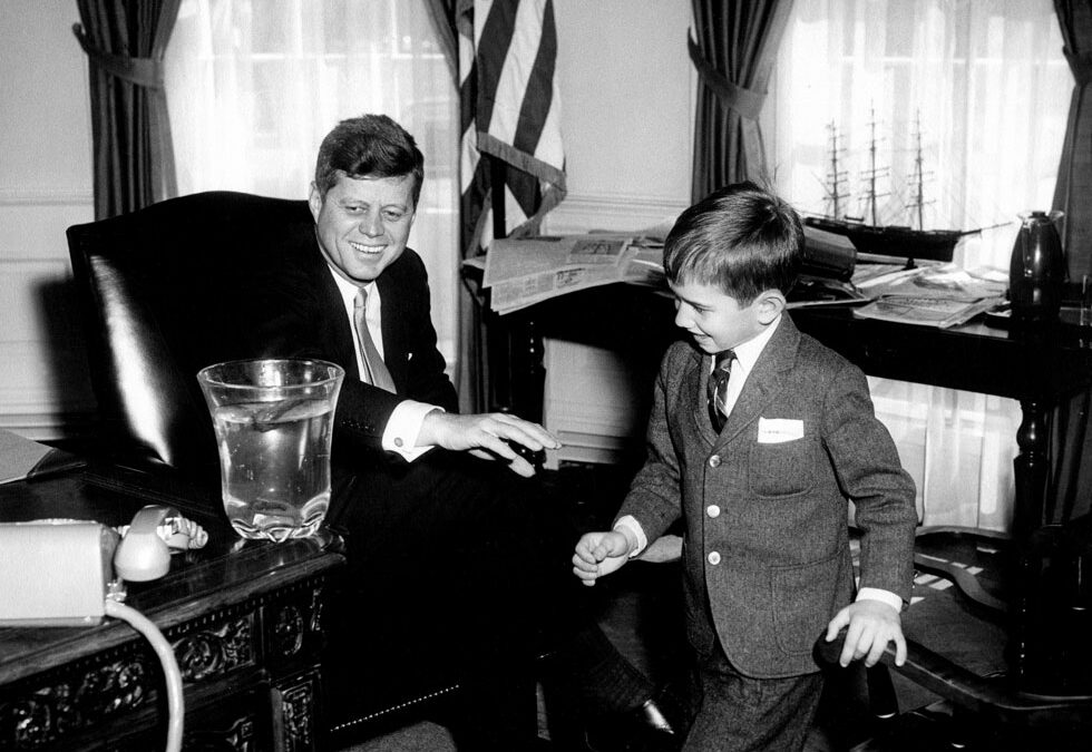 Präsident Kennedy mit seinem Neffen Robert Kennedy